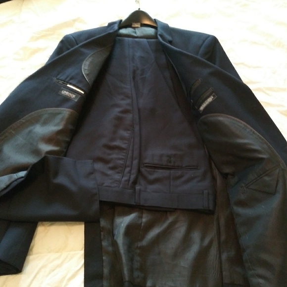 Mens Dark blue 2pc suit - Picture 1 of 2